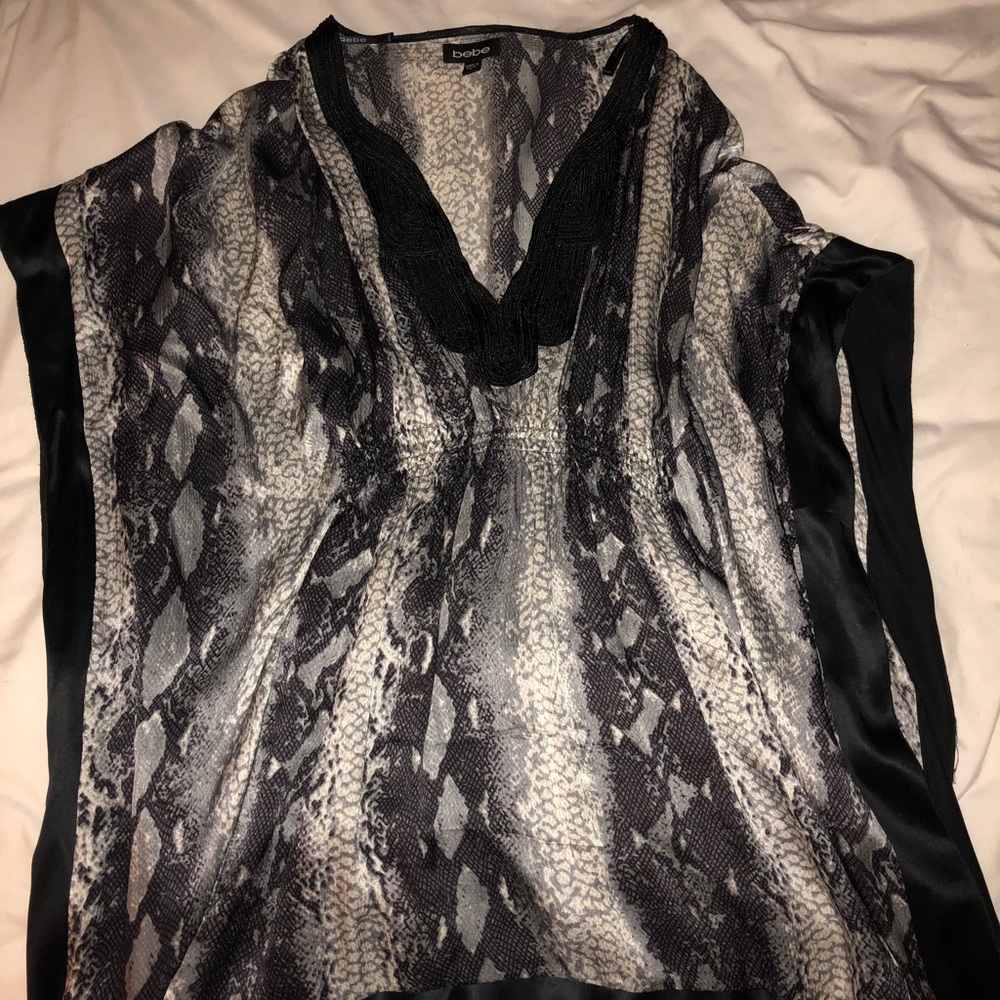 Bebe Flowey sleeve dress